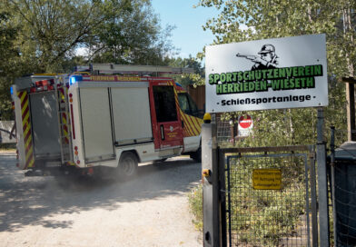 140 Einsatzkräfte bekämpfen Waldbrand zwischen Deffersdorf und Wieseth